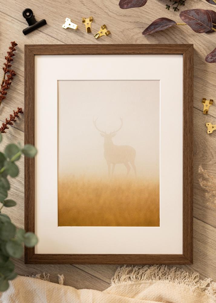 Kader Hermes Walnuss 70x90 cm - Passe-partout wäiss 55x70 cm